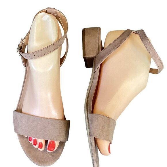 A New Day Women's Winona Ankle Strap Low Block Heel Sandals Taupe Sz 7 #281G - Picture 4 of 9